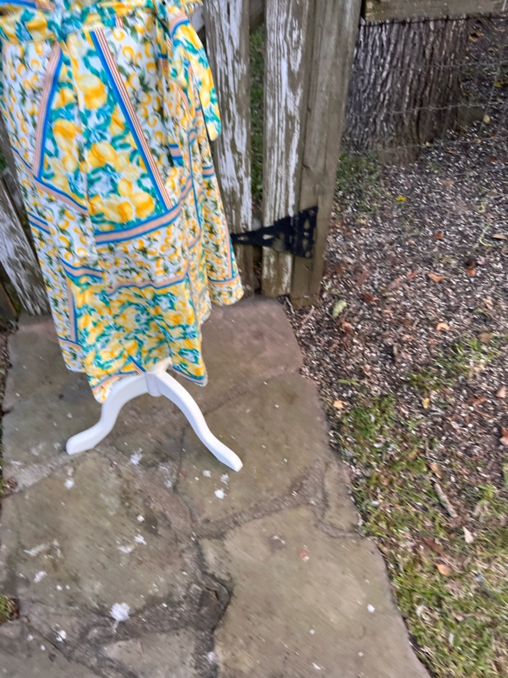 Sleeveless Yellow Lemon-Print Midi Shirt Dress with Tie Waist - Picture 7 of 7